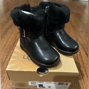 UGG kids baby girl Gemma boot - NWT